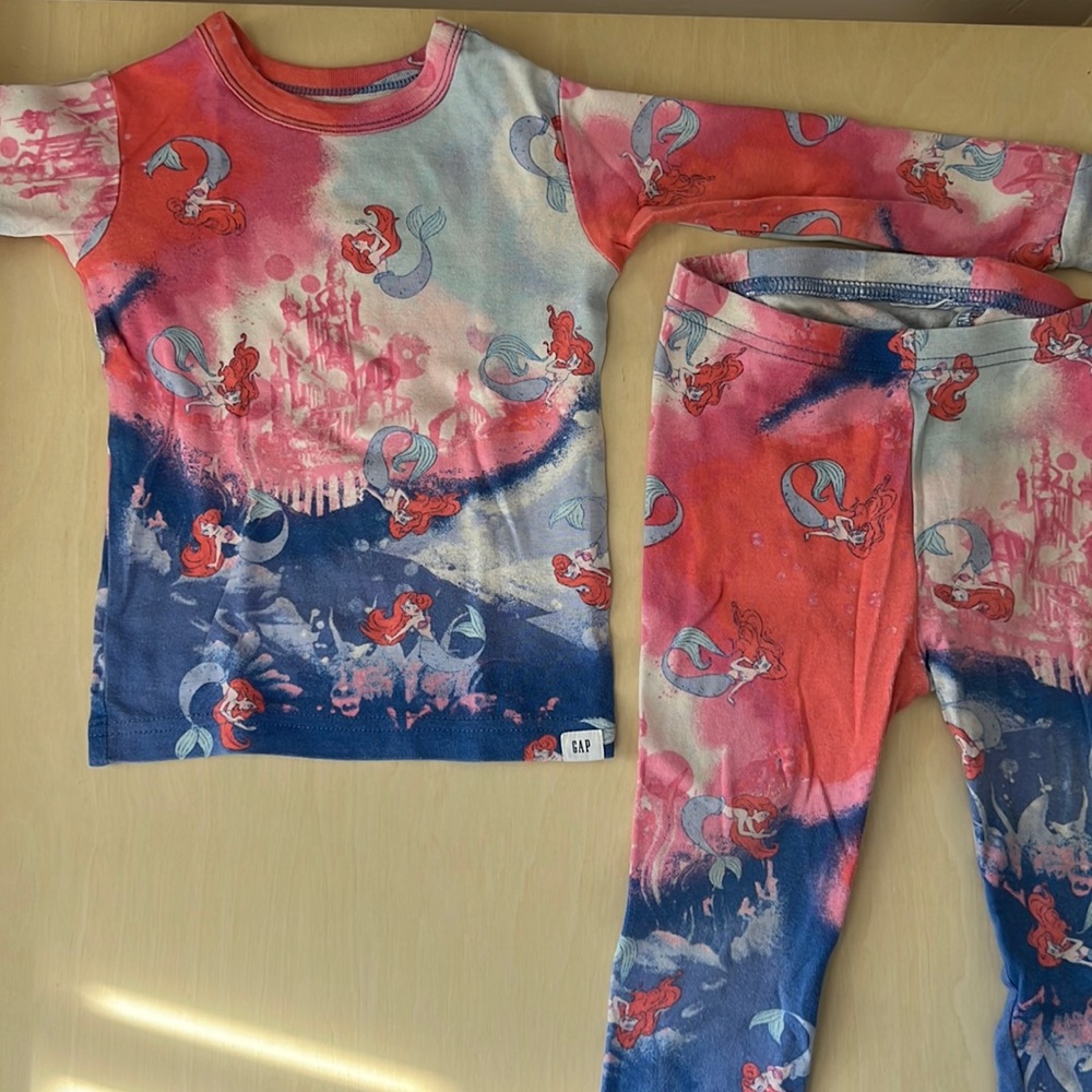 Gap Disney The Little Mermaid pajamas 2T